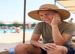 Summer Heat में बढ़ जाता है कान में Infection का खतरा, Doctor से जानें बचने के सेफ उपाय