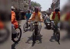 पीएम मोदी की अपील पर महापौर ने छोड़ी कार, पार्षदों संग साइकिल से पहुंचे नगर निगम दफ्तर
