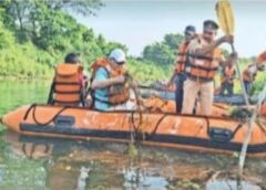 कृषि मंत्री सूर्य प्रताप शाही ने खनुआ नदी की सफाई कर स्वच्छता का दिया संदेश