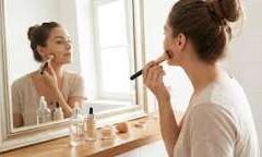 Foundation लगाते वक्त न करें ये गलती, इन Makeup Tricks से मिलेगा Perfect Flawless Look