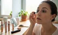 Dried Mascara को दोबारा नया बनाने के लिए अपनाएं ये Easy Hacks, मस्कारा फेंकने की गलती न करें