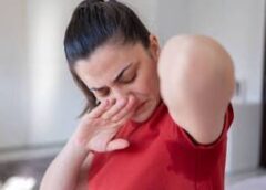 गर्मी में पसीने की बदबू से हैं परेशान? जानें Perfume या Ittar में क्या है Long Lasting Solution