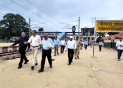 रेल संरक्षा आयुक्त, उत्तर पूर्व सर्किल श्री ई. श्रीनिवास ने गोरखपुर छावनी-उनौला दोहरीकृत एवं विद्युतीकृत रेल खंड का किया निरीक्षण एवं सफल गति परीक्षण