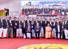 अधिवक्ताओं को सालाना पांच लाख तक कैशलेस चिकितसा सुविधा, चैम्बर में फर्नीचर व उपकरण के लिए शासन करेगा सहयोगः मा0 मुख्यमंत्री
