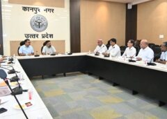 जिला निर्वाचन अधिकारी की अध्यक्षता में राजनीतिक दलों के प्रतिनिधियों के साथ बैठक